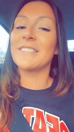 🤣🤣🤣 I ain't right, yall! I am so dead 💀 🤣 I cant lose no fat... I cant get my weight down... I cant stick to a healthy diet... But that BUTT! LADIESSSSS, trust me! I got you! I ain't even showing off 🤪🤣 #funnyvideos #momjokes #singlemom #thisis40 | Victoria Rose