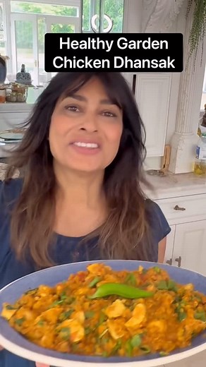 Nisha Katona on Instagram: "Cook along recipe- Chicken Dhansak with Sugarsnap Peas and Rocket- 25 minutes super simple and super delicious! #curry #indianfood #cookingvideo #cooking #kitchenhacks #food #foodlover #foodies #foods #foodie #currychicken #chickencurry #chickendhansak #dhansak"