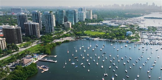 Our teams are always looking for what’s next. And when it comes to luxury high-rise living, the innovations are not only numerous - they also serve as a first look at trends that will influence residential communities across all property types. That is why we are thrilled to share a sneak peek at SKYLINE SESSIONS by FirstService Residential, a new video series produced in collaboration with Gladstone. The series spotlights the innovators and trends redefining luxury high-rise living across premi