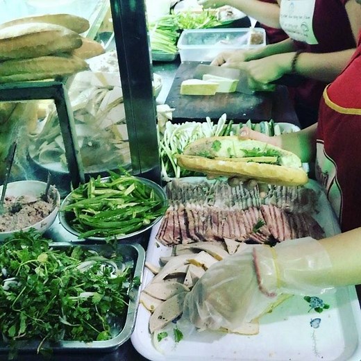 Must-try Banh Mi in Da Nang Bà Lan @ 62 Trung Nu Vuong #banhmi | Danang Cuisine by Summer Le