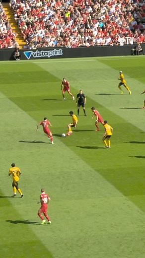 Defending, then dancing round defenders 🪄 | Wolverhampton Wanderers FC