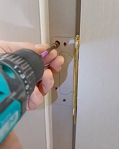 200K views · 125 reactions | Easy Hinge Repair at Home #SmartDoorFix #HingeSupportHack | Fatafatnews | Facebook