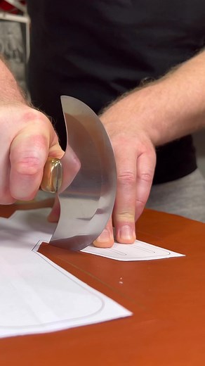 117K views · 716 reactions | Asmr Satisfying & Relaxing Leather Work  #leathercraft #asmr #leatherwork #asmrleather #luxury #handmade #keychain #Transfarming | Leather Addict | Facebook