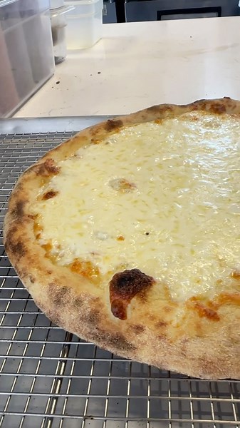 Nick's Pizza South Beach 🍕 ⛱️ on Instagram: "Extra cheesy personal pizza 😋"