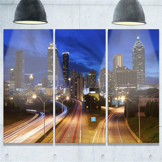 Amazon.com: Designart MT9877-3P Atlanta Skyline Twilight Blue Hour Cityscape arte de pared de metal (3 piezas), 28.0 in de alto x 35.8 in de ancho x 1.0 in de profundidad 3P : Hogar y Cocina