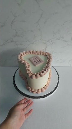 Heart bridal shower cake| Buttercream| Decorating techniques and Ideas| Flowers| Rose|viral