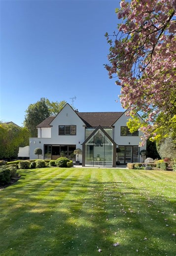 Luxury Home in Stanmore with Pool - £2.65M