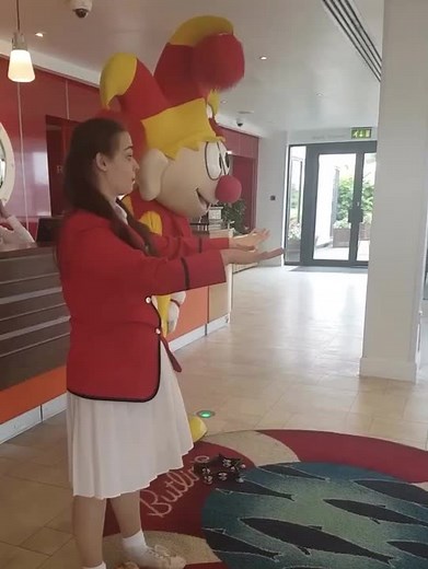 Part 3 of me at the Shoreline Hotel at Butlins Bognor Regis. #JingleJester #Butlins #ShorelineHotel #ButlinsBognorRegis #Silly #FYP #ForYouPage #❤️💛