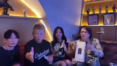 「工藤静香の入れ知恵でキムタクは他メンバー捨ててジャニーズに残った」と、工藤静香が理不尽な叩かれてたときを思い出す仮に「残った方が良くない？」と言ったとしても夫婦ならその程度の会話があって当たり前だし、ひろゆきとこの人の関係はよくわからんがこれ、ひろゆきと決別したホリエモンの逆恨みから来る執拗な嫌がらせだよねいつも思うけど、ひろゆきはこんなとき何らかの発言をして妻を守らないのかな…