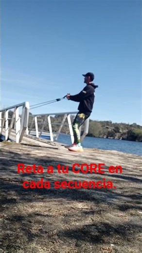 Remo con gomas y rotaciones laterales. Ejercicios q mantienen tu CORE a 🔥🔥 #hyrox #core #runner