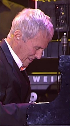Burt Bacharach - 'I Say A Little Prayer For You' | North Sea Jazz 2009
