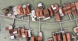 Un "lent désastre" : comment le village indonésien de Timbulsloko s'enfonce dans la mer