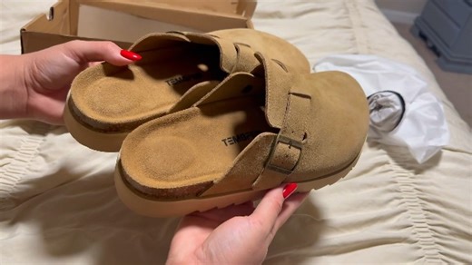 Watch The most comfy and versatile clogs EVER on Amazon Live