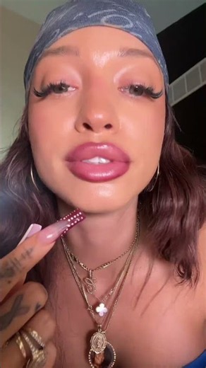 Flipping your lip with lip plumper 🤯 #tiktokshopcreatorpicks #buxom #lipplumper
