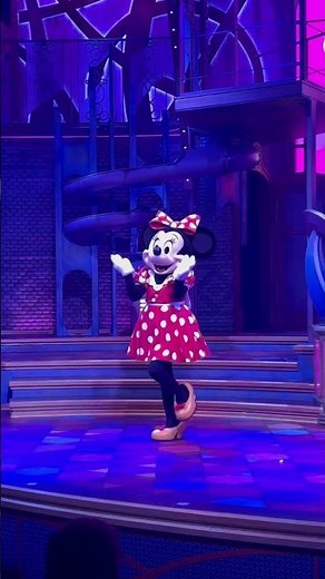Découvrir la comédie musicale de minnie mouse à Disneyland Paris partir 2