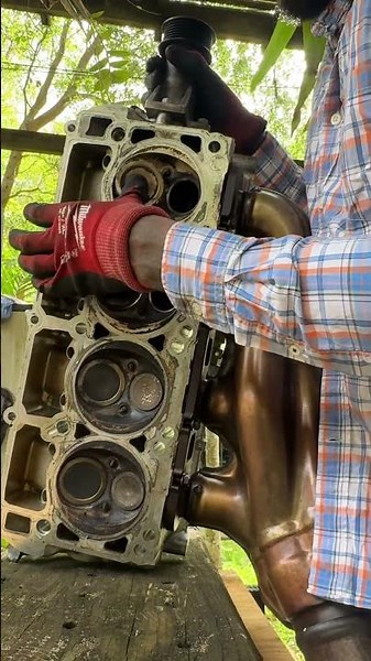 Valve Lapping dodge challenger 392 cam swap #scatpack #mopar #mechanic #engine #cars #automobile