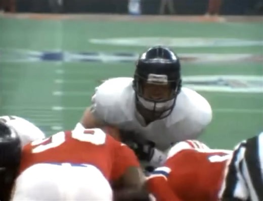 🏈On January 26, 1986 Super Bowl XX took place in front of 73,818 fans at the Louisiana Superdome. The Chicago Bears capped off their legendary 1985 season by defeating the New England Patriots 46–10, capturing their first NFL championship since 1963, three years prior to the birth of the Super Bowl. In their victory over the Patriots, the Bears set or tied Super Bowl records for sacks (7), fewest rushing yards allowed (7), and margin of victory (36 points). Bears defensive end Richard Dent, who