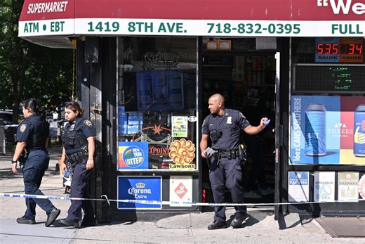 Man, 50, shot in leg during broad-daylight botched robbery at NYC grocery store: cops