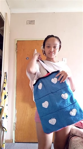 Shayla be doing too much. What did I do wrong? This isn't right. Why does it extend in size 🤣🤣this bag really breaks my heart because I literally was so excited for it. #funny #trending #foryoupage #fyp #explore #reels #new #crocheted #crocheted #crochetfails