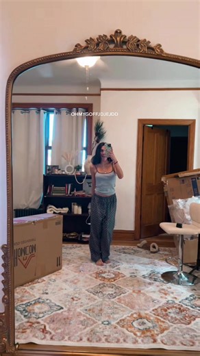 SCREAMING CRYING THROWING UP @Anthropologie