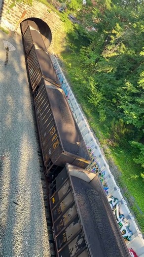 #CSX COAL TRAIN ENTERS TUNNEL AT SUNSET IN BALTIMORE CITY