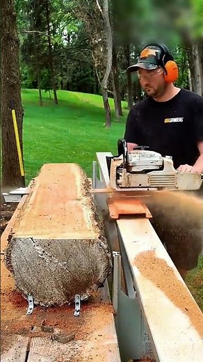 Scie à chaîne sur rail comment un tronc d’arbre est transformé en planches parfaitement précises