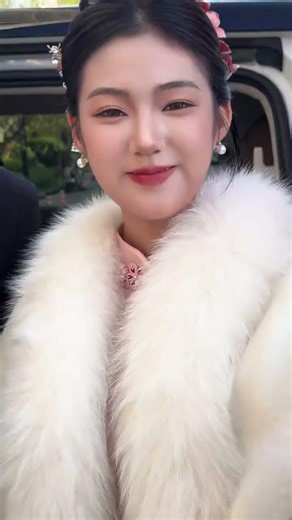 The Gentle Pink Engagement: A New Chinese Toasting Dress Trend