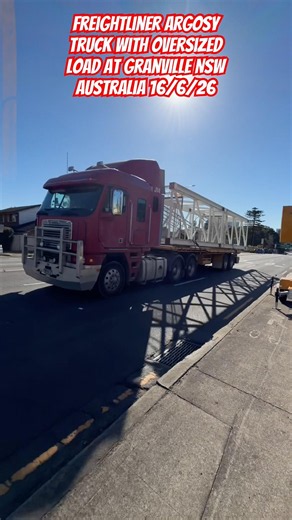 Freightliner Argosy Truck with Oversized load at Granville NSW Australia #trucks #australia