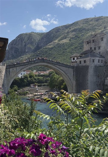 Mostar Bosnia & Herzegovina is picture perfect 🇧🇦 #bosnia #herzegovina #mostar #river #travel