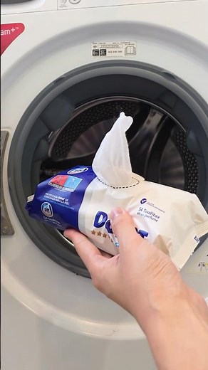 Genius laundry hack to remove lint from your clothes! 👕