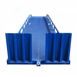 [Hot Item] Heavy Aluminum Portable Ramp Towable Mobile Dock Vehicle Livestock Container Loading Ramp for Loading and Unloading