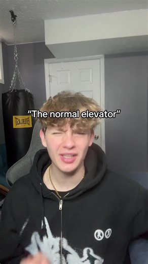 The normal elevator is goated😭#roblox #robloxgames #thenormalelevator #fyp