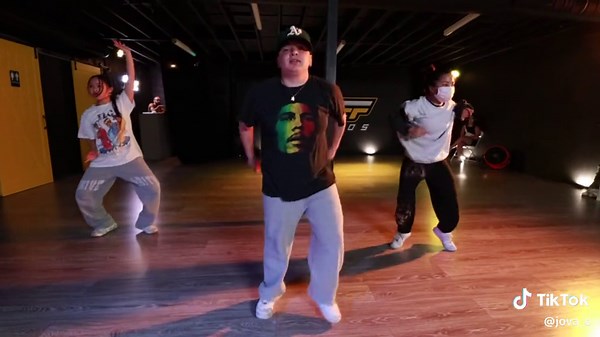 jova_e (@jova_e)’s videos with original sound - jova_e