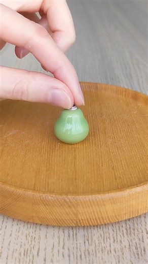 Watch tiny ceramic jars come to life in mini pottery