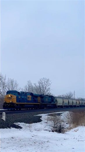 Friendly crew aboard CSX 5427