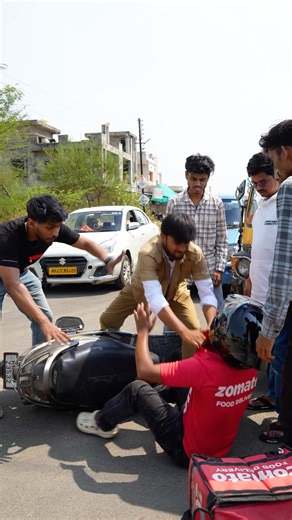 Auto Vs Delivery boy! Smart Helmet #shorts