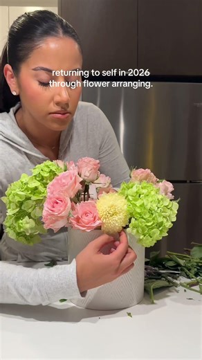 making a whimsy, pink floral arrangement for the new year 🥂✨ pick up that hobby in 2026!