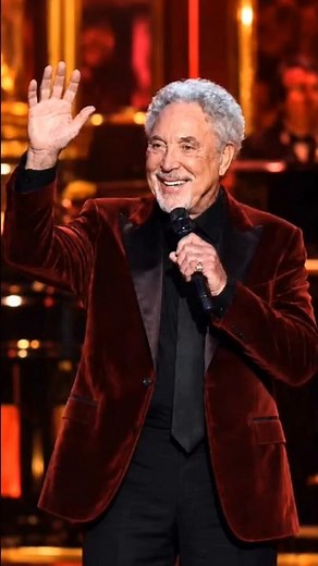 Tom Jones 🔥 | She's a Lady (1971) ❤️🎙️✨ #70sMusic #Pop #Shorts #viral #80s #90s