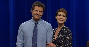Saturday Night Live: Sarah Paulson's "Mommy" & Pedro Pascal's "Daddy"