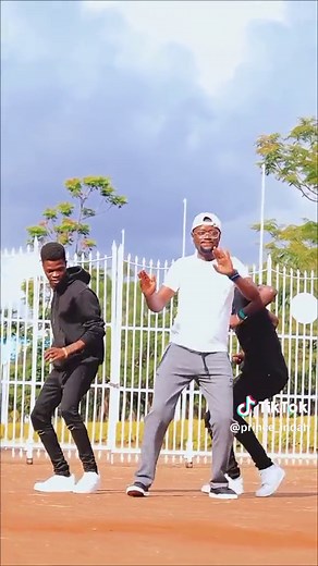 Duk Jawiro Dance Challenge ft. Movin Freeman | Prince Indah
