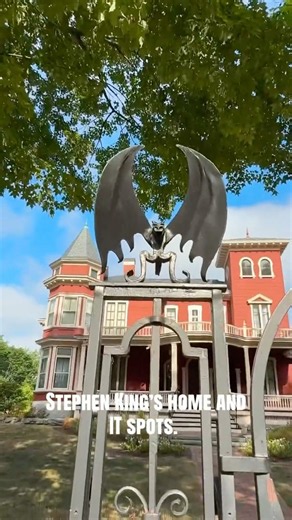 Visiting Stephen King’s home and the IT book locations.