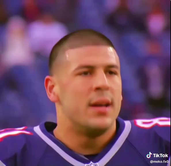 Unexpected Edit of Aaron Hernandez in NFL Highlights