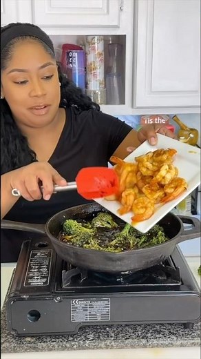 Honey Garlic Shrimp And Broccoli Recipe #seafoodrecipe #cooking #shrimprecipe #food #recipe