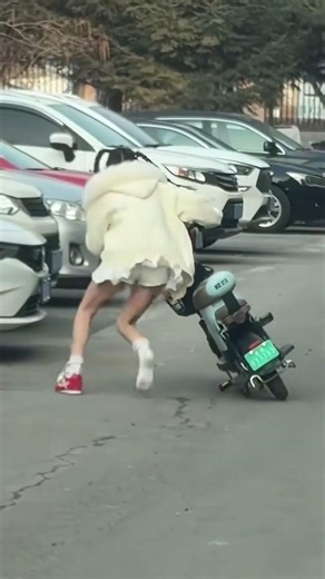 One Missing Shoe Caused This Entire Crash 😂