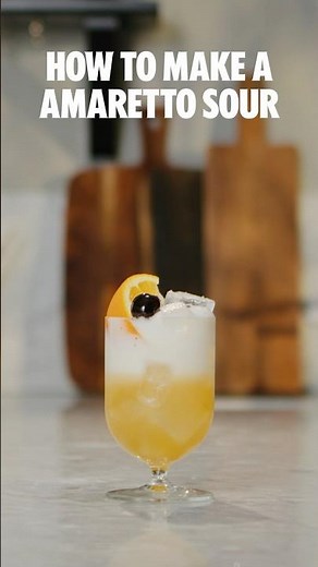 How to Make an Amaretto Sour #Amaretto #sour #drinks