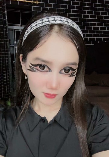 Eyeliner Tips and Blunders with Msbrewwc