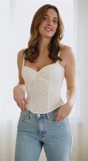 Stylish Lace Bustier for Versatile Outfits