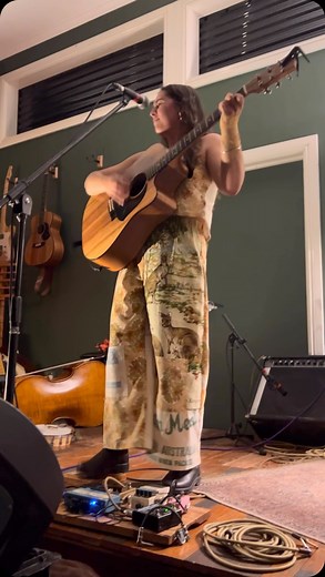 It gave me great pleasure making this custom outfit for one of my closets friend @demicasha worn at the @wattythompson show @mapleton.pub Thanks Dem 🫶🫶 - - - - #smallbusiness #fashion #sustainability #reclaimed #sustainable #slowfashion #sustainablefashion #repurposed #reworked #oneofakind #livemusic #australiana | House of Clare
