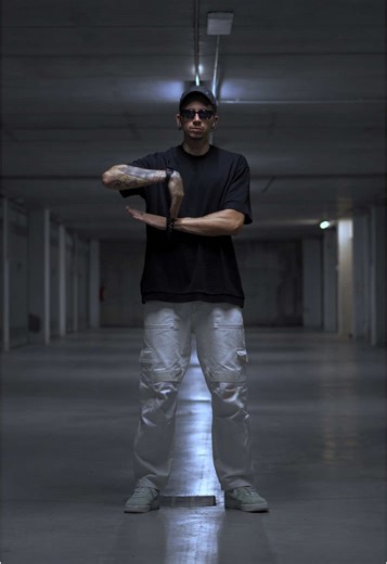 Electric Tutting Dance: Geometry Meets Movement