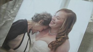 Strangers Arrange Free Wedding in 2 Days for Bride With Dying Mom